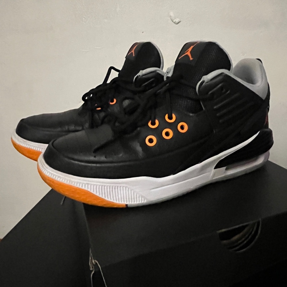 BRAND 🆕 Jordan Max Aura 5 (GS)